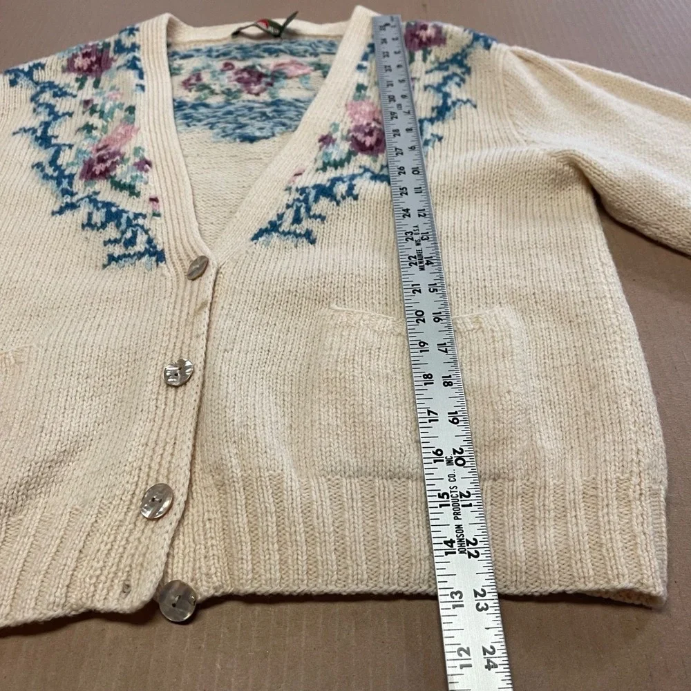 Vintage Outback Red Women's Medium Floral Cardigan Sweater 100% Wool Knit - Picture 11 of 16